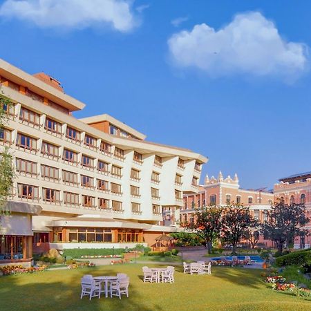 Hotel Yak & Yeti Катманду Экстерьер фото
