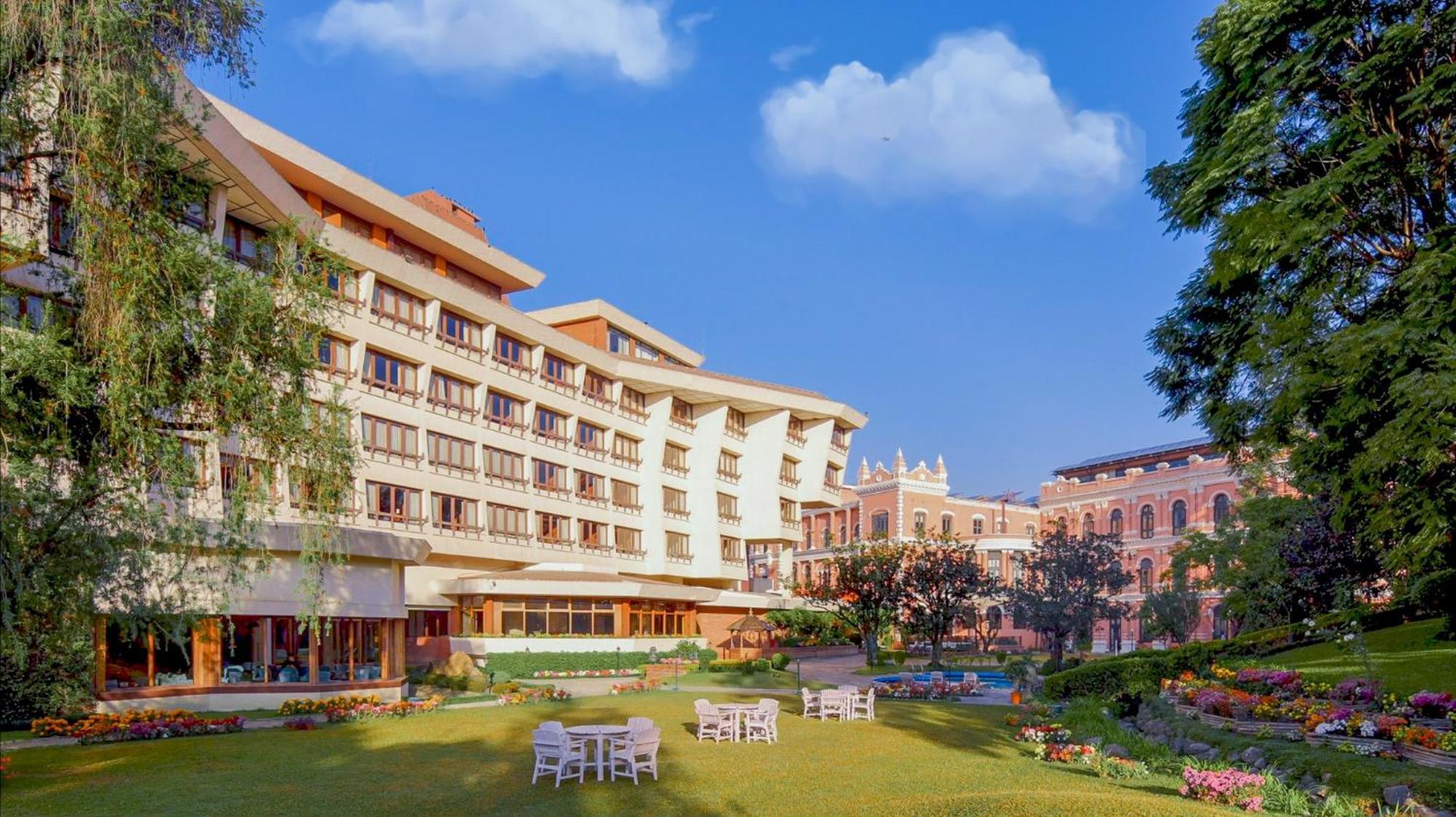 Hotel Yak & Yeti Катманду Экстерьер фото