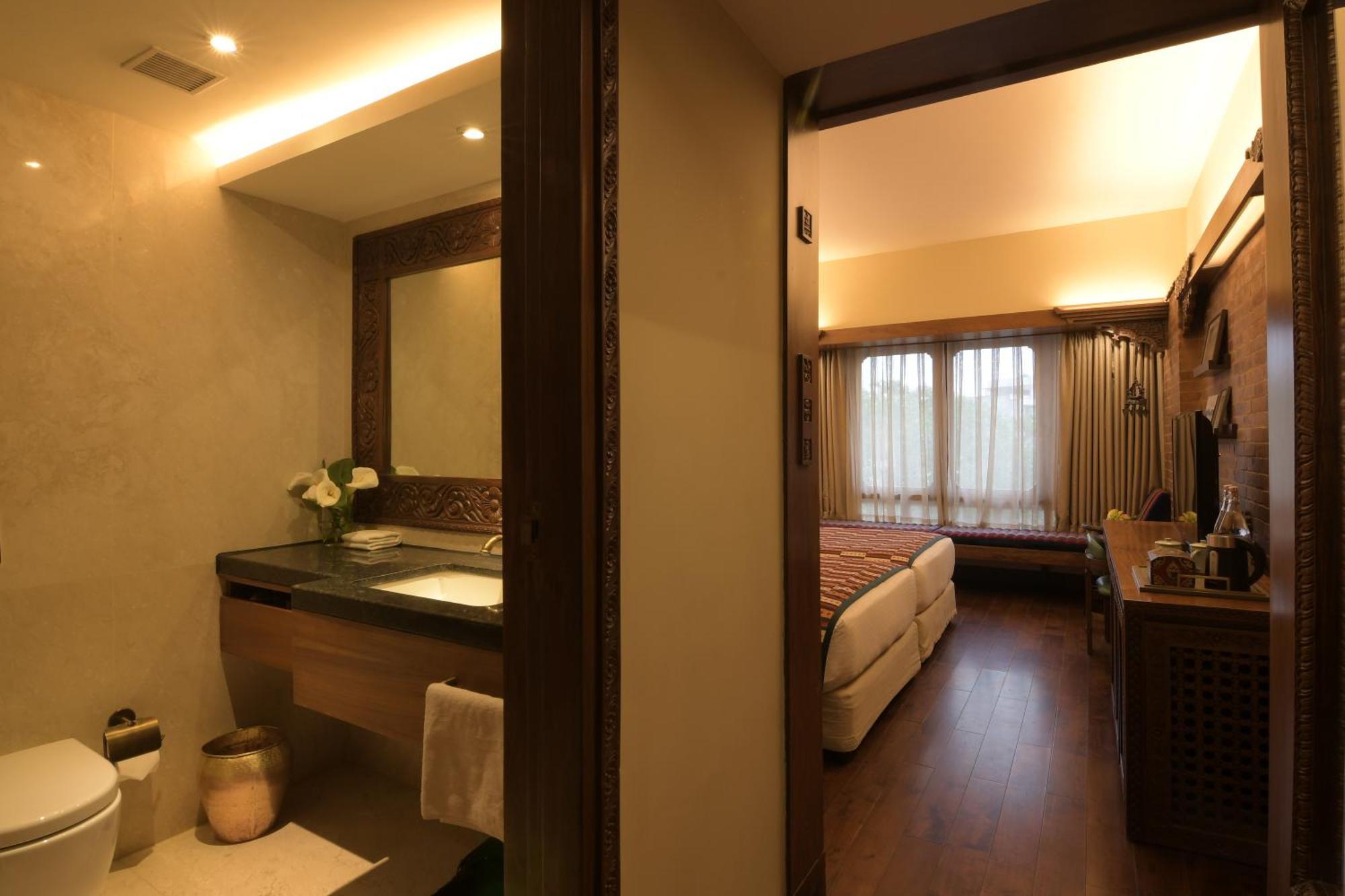 Hotel Yak & Yeti Катманду Экстерьер фото